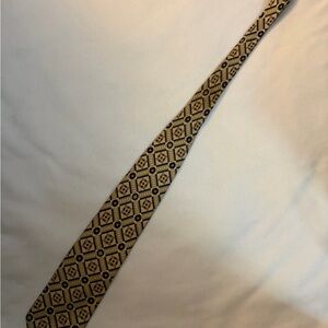 Lord & Taylor Gold and Black Diamond Pattern Silk Tie